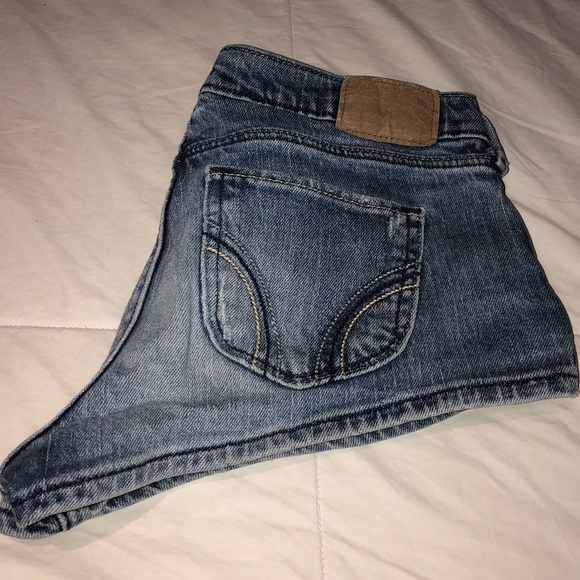 Hollister denim shorts - Picture 1 of 2